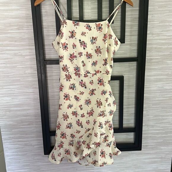NWT Monteau cream floral summer dress size M with ruffle spaghetti straps open b - Picture 1 of 5